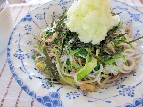 三つ葉ときのこの炒め蕎麦おろしのせ